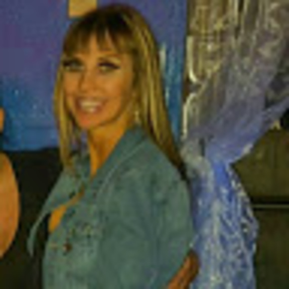 Meet your Posher, Tanya - Picture 1 of 1